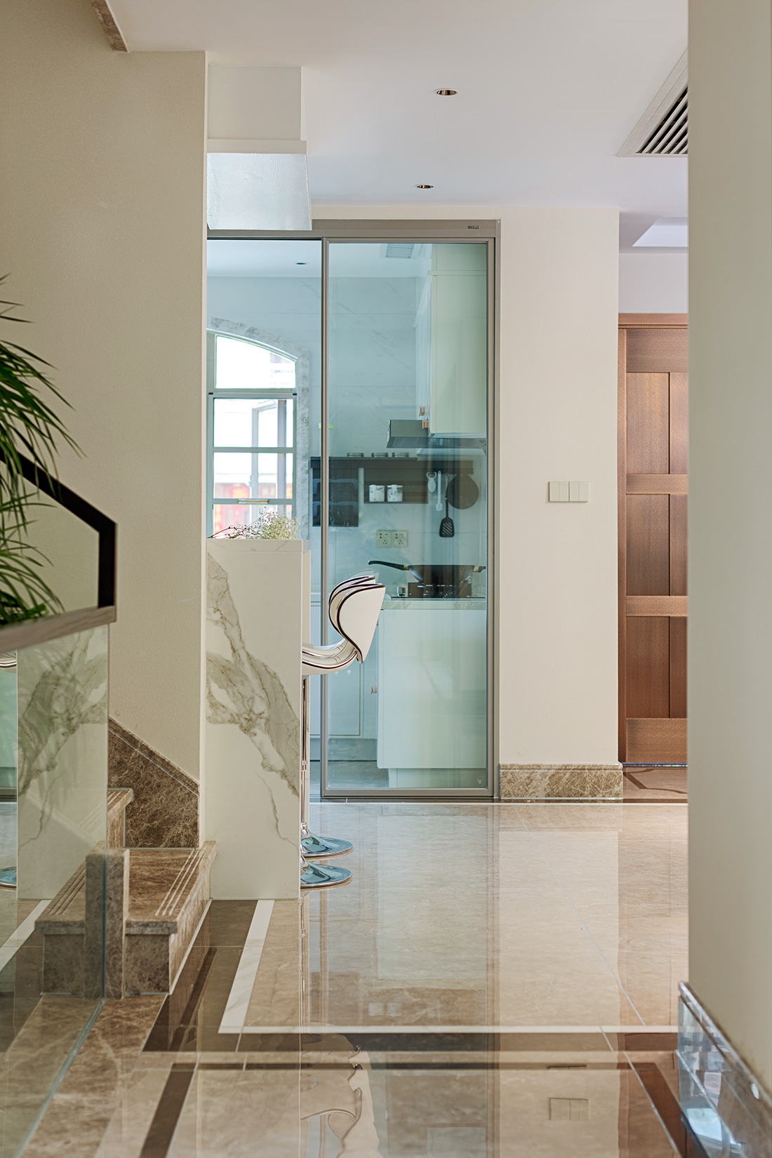 深圳公園大地聯排別墅裝修設計-過道