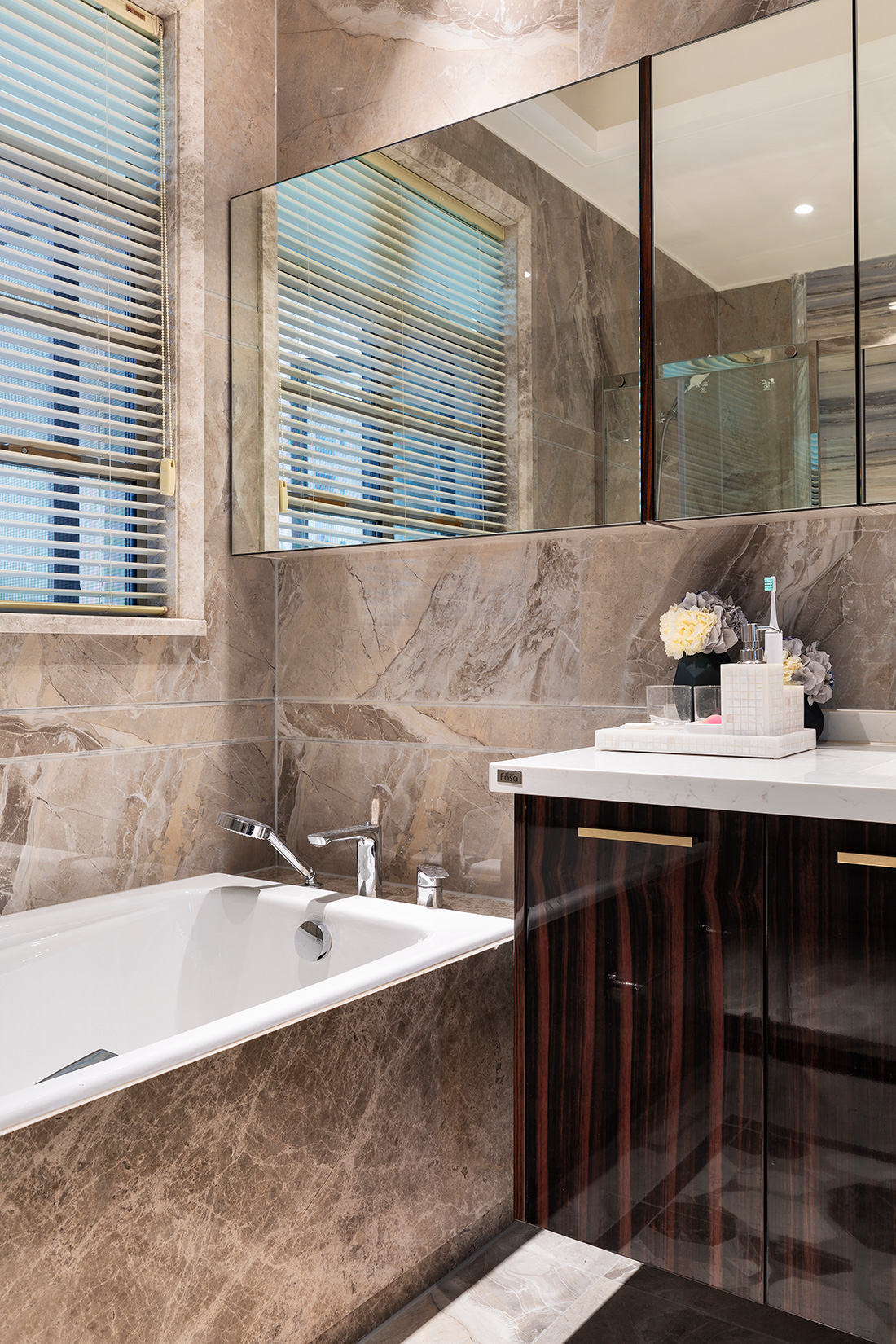 深圳公園大地聯排別墅衛生間裝修設計-